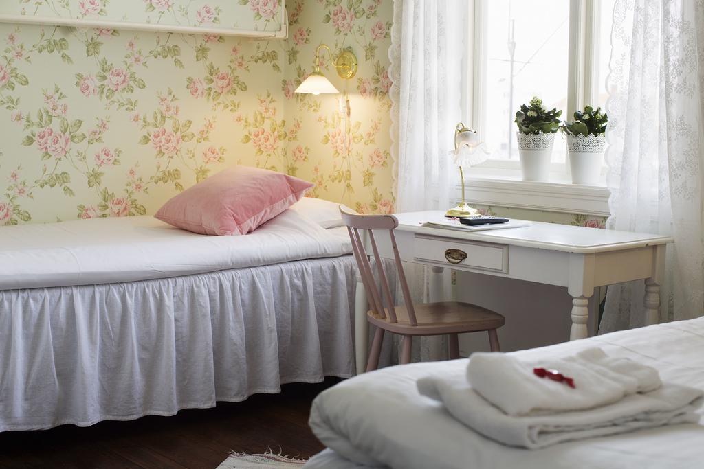 Strandvillan Hotell Och Bed & Breakfast Lysekil Extérieur photo