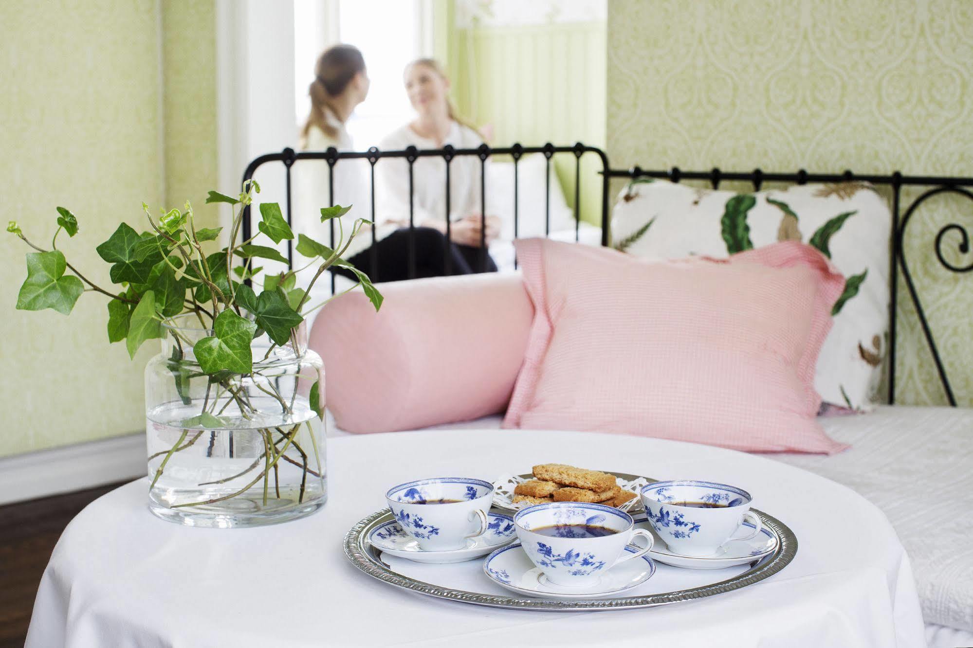 Strandvillan Hotell Och Bed & Breakfast Lysekil Extérieur photo
