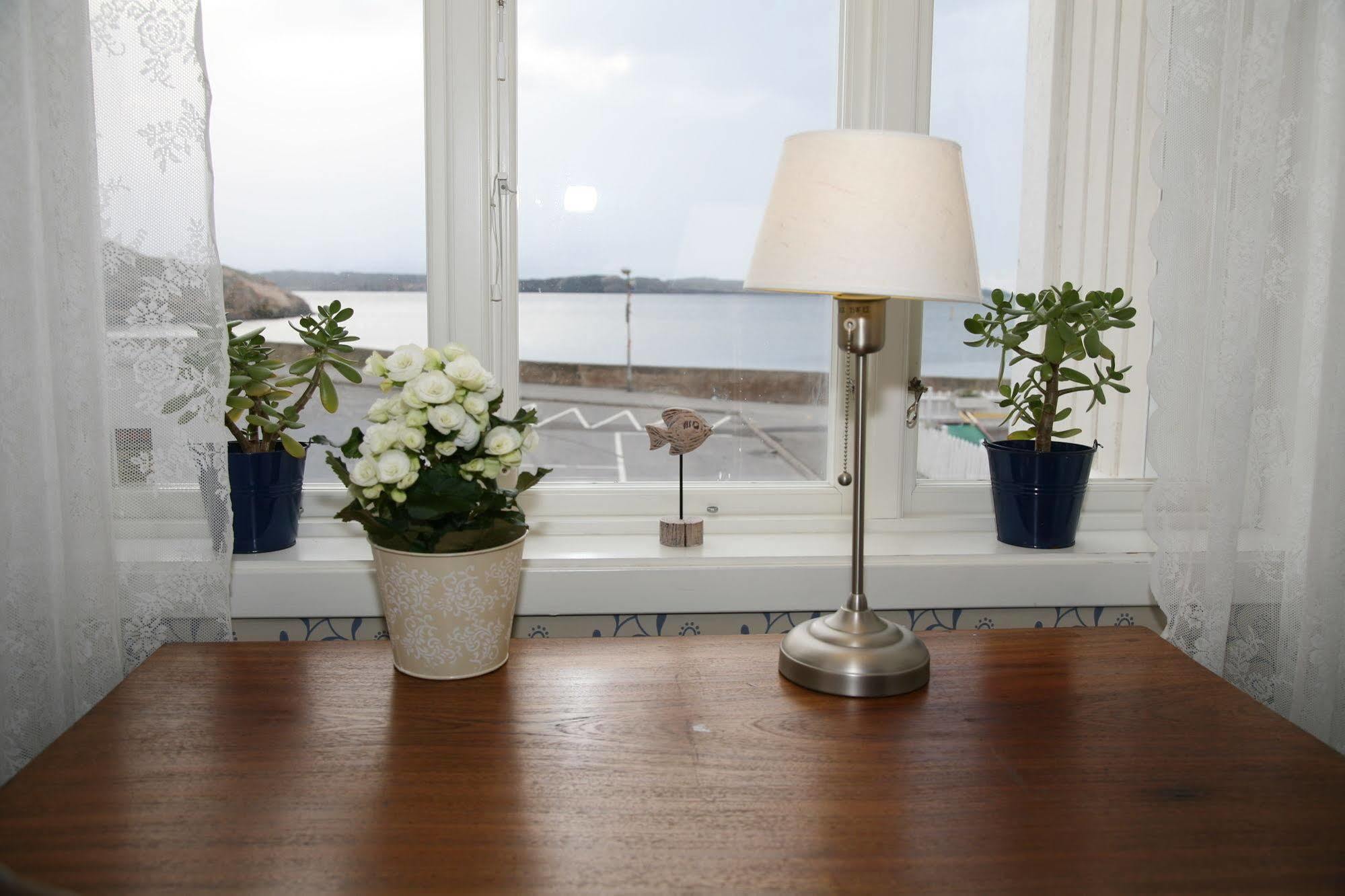 Strandvillan Hotell Och Bed & Breakfast Lysekil Extérieur photo