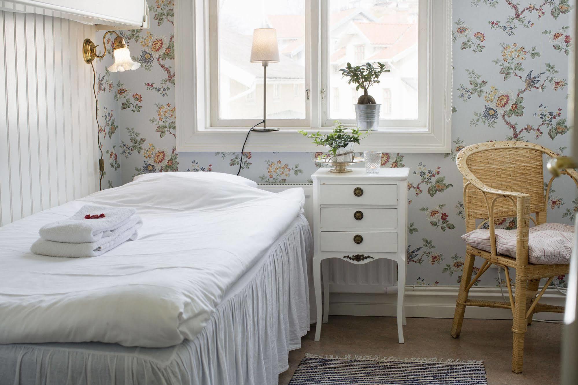 Strandvillan Hotell Och Bed & Breakfast Lysekil Extérieur photo